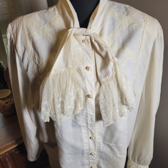 VINTAGE LADY ALEXIS COTTON BLEND VICTORIAN STYLE RUFFLE PUFF SLEEVE BLOUSE - Picture 6 of 10